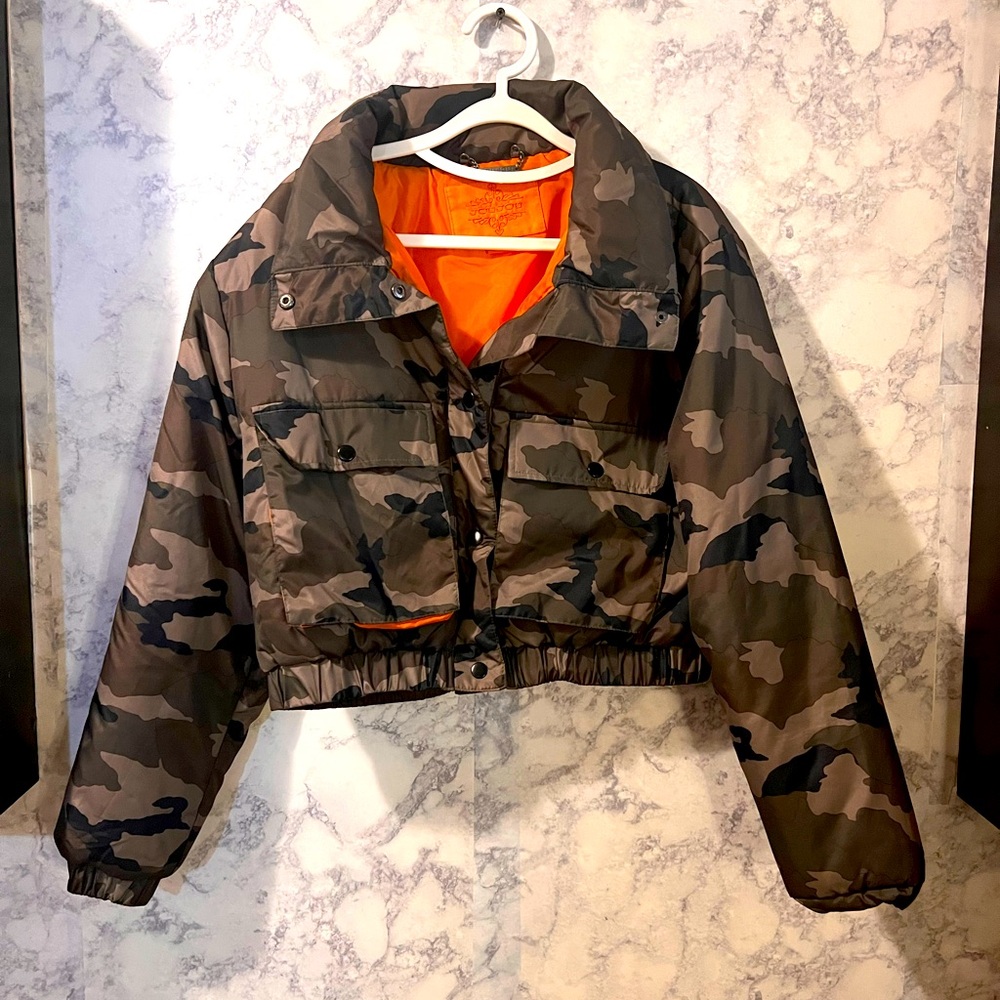 Joujou Brand Camouflage Cropped Puffer Coat M.